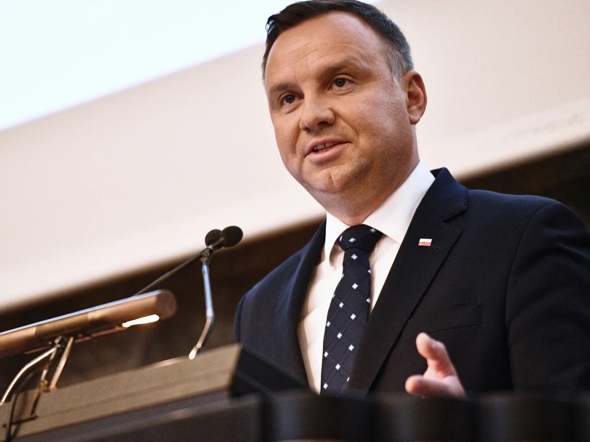 Prezydent Andrzej Duda powołał nowych sędziów Sądu Najwyższego w Izbach: Cywilnej, Karnej oraz Kontroli Nadzwyczajnej i Spraw Publicznych. Taką informację przekazał prezydencki minister Paweł Mucha. Uroczystość w Pałacu Prezydenckim odbyła się bez udziału mediów. Andrzej Duda złamał zabezpieczenia zastosowane przez Sąd Najwyższy i Naczelny Sąd Administracyjny. Chodzi o izby: kontroli nadzwyczajnej i spraw publicznych, cywilną oraz karną. 