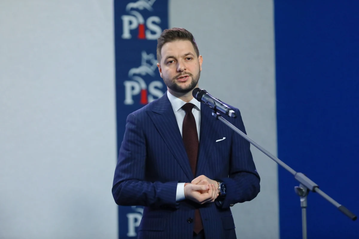 "Platforma Obywatelska pokazała, że oddawanie nieruchomości to dla niej żaden problem; jeżeli dalej będzie rządziła PO, Warszawa może stracić kolejne kamienice" - mówił kandydat Zjednoczonej Prawicy na prezydenta Warszawy Patryk Jaki.