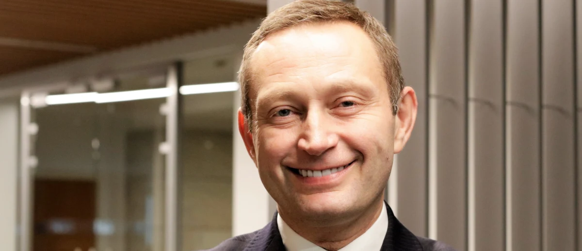 "Polaryzacja jest duża. W Warszawie mamy 14 kandydatów. Walka między głównym kandydatem Rafałem Trzaskowskim i Patrykiem Jakim jest silna. Zobaczymy jak będzie, ale my robimy wszystko, żeby wygrać w pierwszej turze" - mówi w Popołudniowej rozmowie w RMF FM Paweł Rabiej, kandydat Koalicji Obywatelskiej na wiceprezydenta Warszawy. "Trzeba być pokornym i patrzeć na to, co samemu  się robi. Mnóstwo energii wkładamy w to, żeby przekonać warszawiaków do naszego programu "Warszawa dla wszystkich". Po drugie nie wolno nie doceniać przeciwnika, bo nie wiadomo, czym nas zaskoczy" - twierdzi polityk Nowoczesnej.