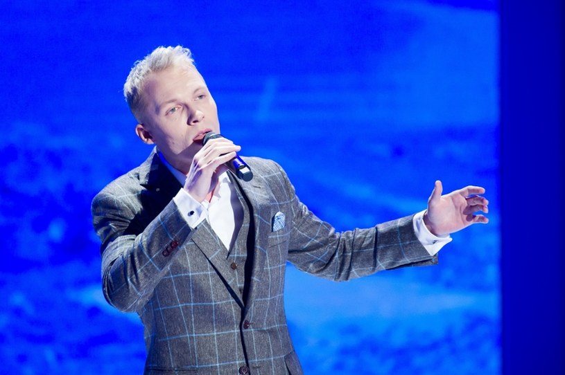 Do sieci trafił teledysk do tytułowej piosenki z filmu "Miłość jest wszystkim" Michała Kwiecińskiego. W nagraniu śpiewa Igor Herbut, wokalista grupy LemON.