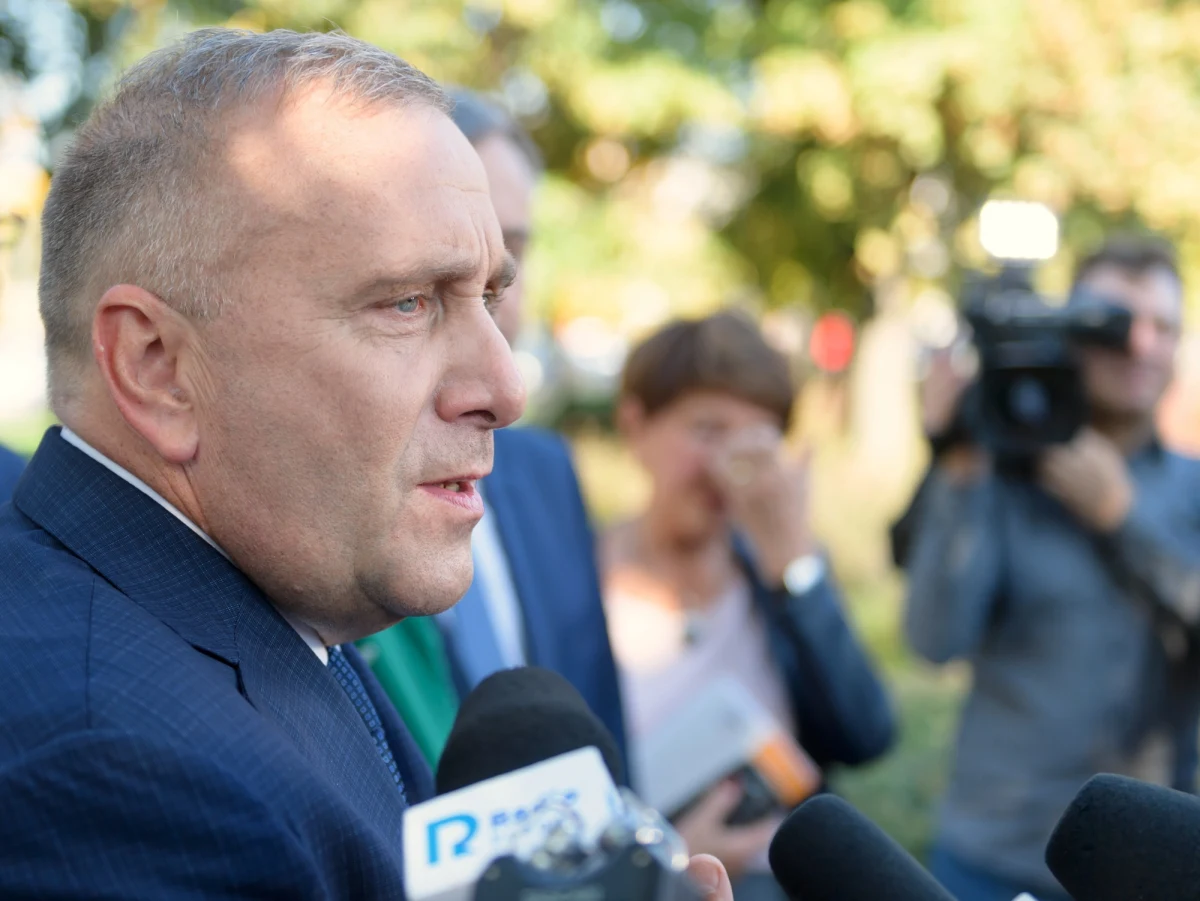 Kandydatem na premiera będzie lider największej partii opozycyjnej: moja skromna osoba - poinformował w Poznaniu lider Platformy Obywatelskiej Grzegorz Schetyna. Wcześniej zapowiedział, że Koalicja Obywatelska złoży wniosek o odwołanie Mateusza Morawieckiego z funkcji szefa rządu.