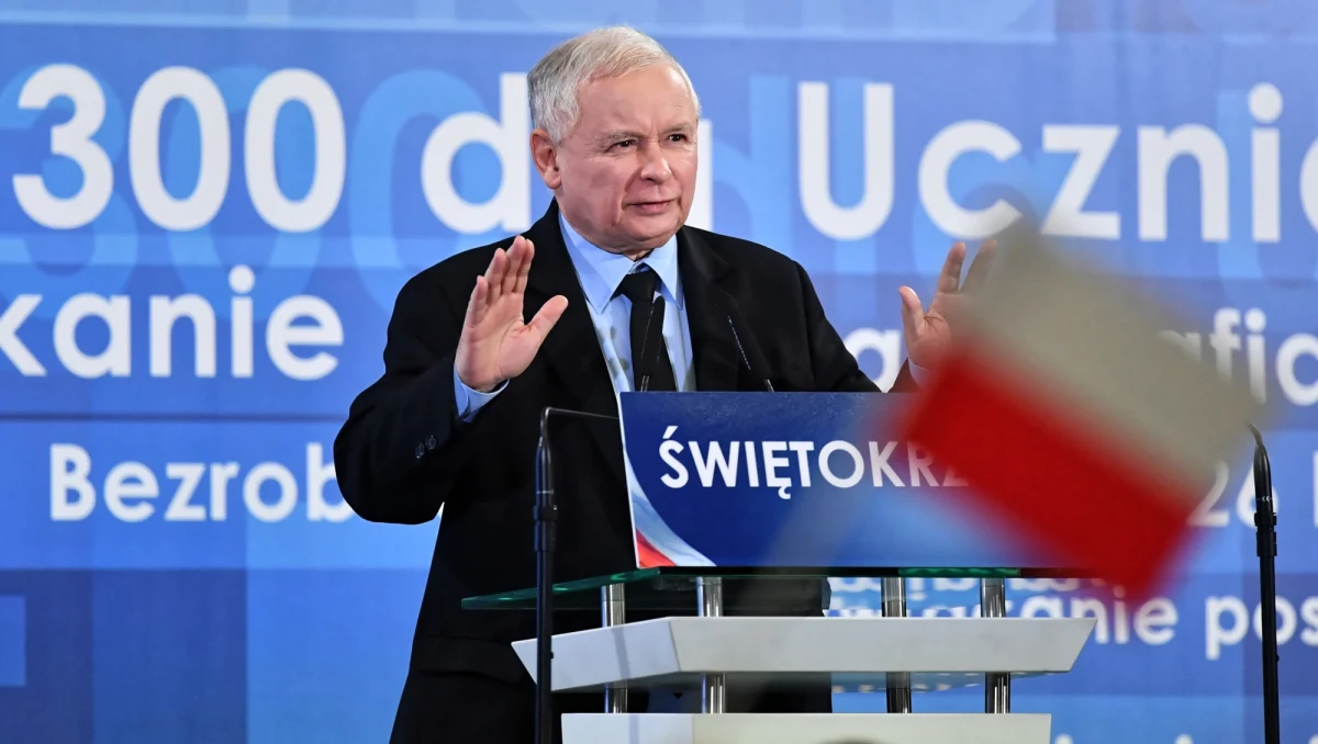 ​Przemysław Gosiewski zdołał zmienić województwo świętokrzyskie, w sensie politycznym, z czerwonego na niebieskie. My musimy przemalować je z zielonego na niebieskie - mówił prezes PiS Jarosław Kaczyński podczas regionalnej konwencji samorządowej w Kielcach.