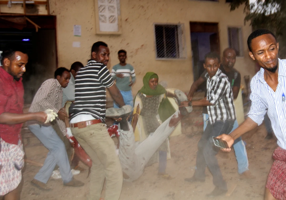 Co najmniej 16 osób zginęło, a ok. 20 zostało rannych w sobotę w dwóch zamachach samobójczych w Baydhabo (Baidoa) w południowej Somalii. Celem były restauracja i kawiarnia - podała miejscowa policja.