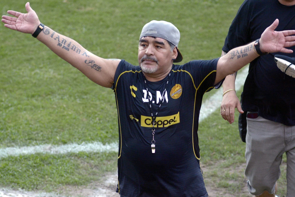 ​Słynny argentyński piłkarz Diego Maradona dość ostro skrytykował swojego rodaka Lionela Messiego, który - jego zdaniem - nie jest typem lidera. "Nie powołałbym go do reprezentacji" - ocenił kapitan drużyny mistrzów świata z 1986 roku.