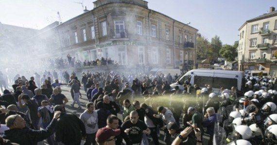 ​Ośmiu policjantów zostało niegroźnie rannych podczas zabezpieczenia Marszu Równości w sobotę w Lublinie. Zatrzymano 21 osób; 16 z nich będzie doprowadzonych do prokuratury - poinformowała policja.