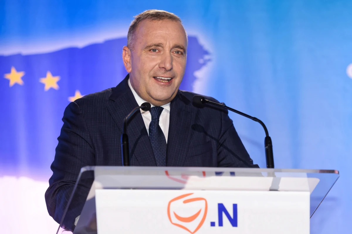 ​My mówimy, jak ważne jest szukanie prawdy w polityce; chcemy szukać prawdy w relacjach z wyborcami. W kampanii zderzyliśmy się z falą kłamstwa politycznego, partyjnego, centralistycznego kłamstwa PiS - mówił w niedzielę w Legnicy szef PO Grzegorz Schetyna.