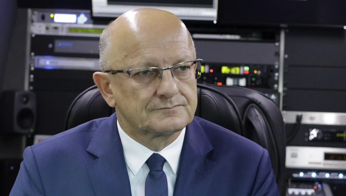 „Musi być zmienione prawo o zgromadzeniach. Konstytucja mówi o wolności zgromadzenia, natomiast prawo doprecyzowuje. Mówi, że organ gminy wydaje – nie może - zakaz, jeżeli jest zagrożenie zdrowia życia lub mienia” – mówił w Porannej rozmowie w RMF FM prezydent Lublina Krzysztof Żuk. Pytany o początkowej decyzji o odwołaniu Marszu Równości powiedział, że było to podyktowana bezpieczeństwem. „Jeśli ma pan informacje, że jedzie od kilkuset do kilku tysięcy kibiców, którzy chcą zatrzymać ten marsz, to ta decyzja była podyktowana troską o tych, którzy w swojej nieświadomości w tym marszu chcieli brać udział. Nikt nie jest przeciwko wolności. Ja jestem ostatnim, który by zakazywał. Kwestia bezpieczeństwa to główna przyczyna podjętej decyzji” – mówił.