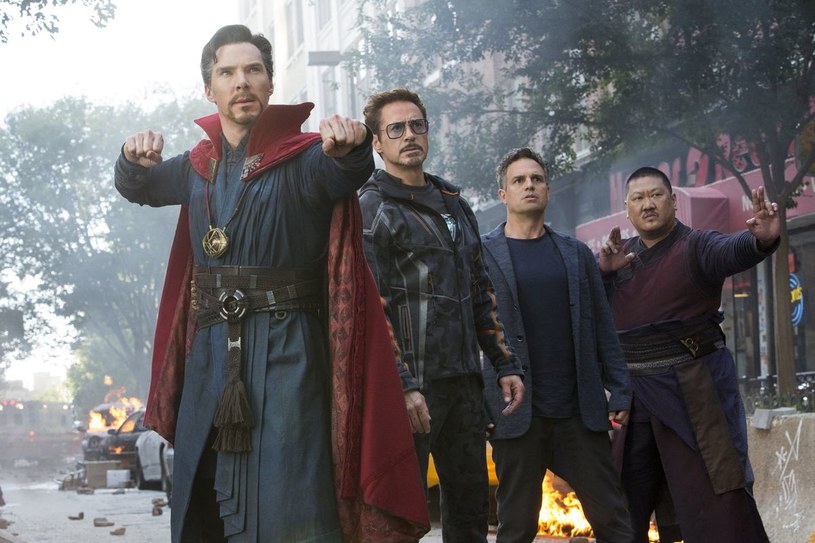Anthony i Joe Russo ogłosili na Twitterze, że właśnie zakończyli prace na planie czwartej części "Avengers". Ne efekty ich pracy trzeba poczekać jeszcze kilka dobrych miesięcy. Premiera produkcji zaplanowana jest na koniec kwietnia 2019 roku.