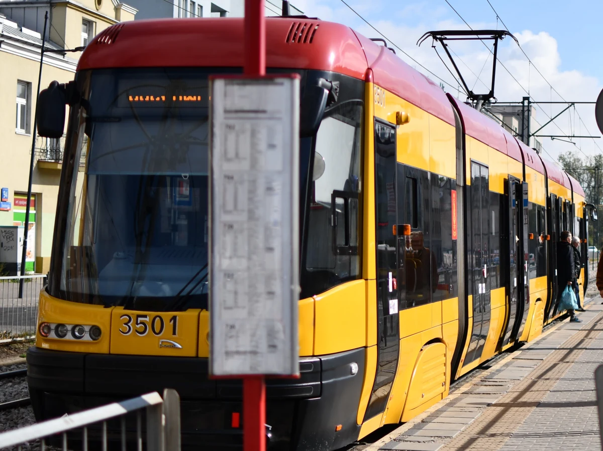 8 osób zostało rannych w zderzeniu 2 tramwajów na skrzyżowaniu ulicy Bratysławskiej z ulicą Wróblewskiego w Łodzi. 