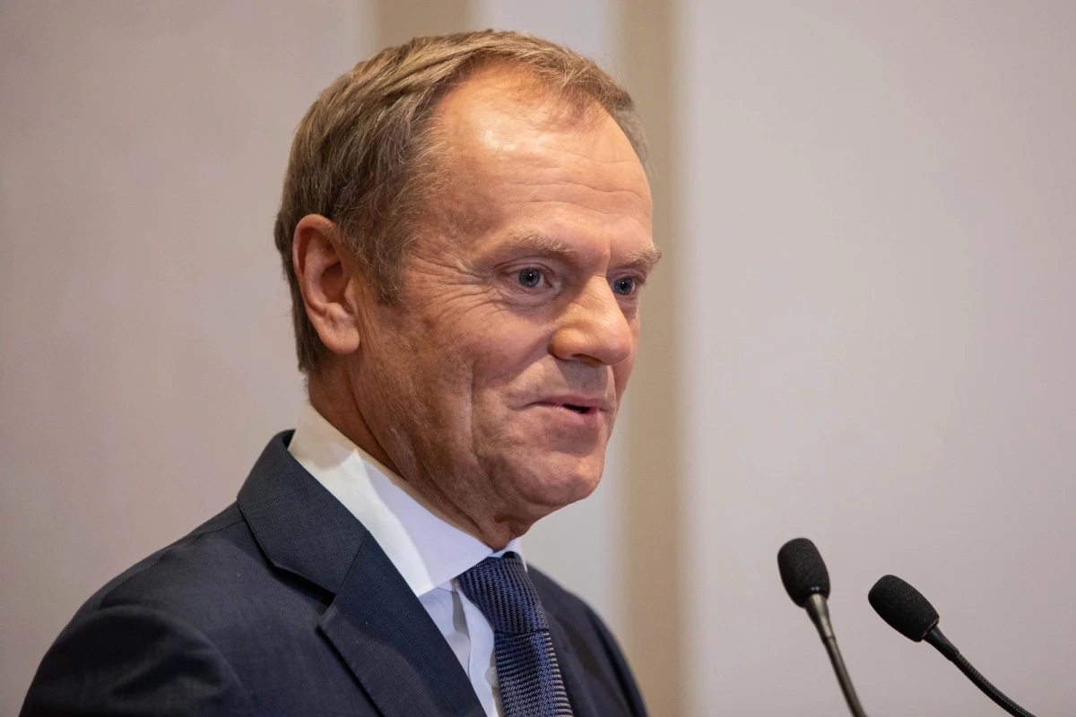 ​Musimy przygotować UE na scenariusz Brexitu bez umowy z Londynem, który jest bardziej prawdopodobny niż kiedykolwiek. KE rozpoczęła takie przygotowania. Jednak nie oznacza to, że mamy zaprzestać starań w negocjacjach - napisał w liście do liderów UE szef RE Donald Tusk.