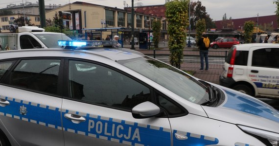 Zatrzymano pierwszego z 16-latków, którzy w piątek uciekli policjantom w Piekarach Śląskich. Drugi chłopak ciągle jest poszukiwany.