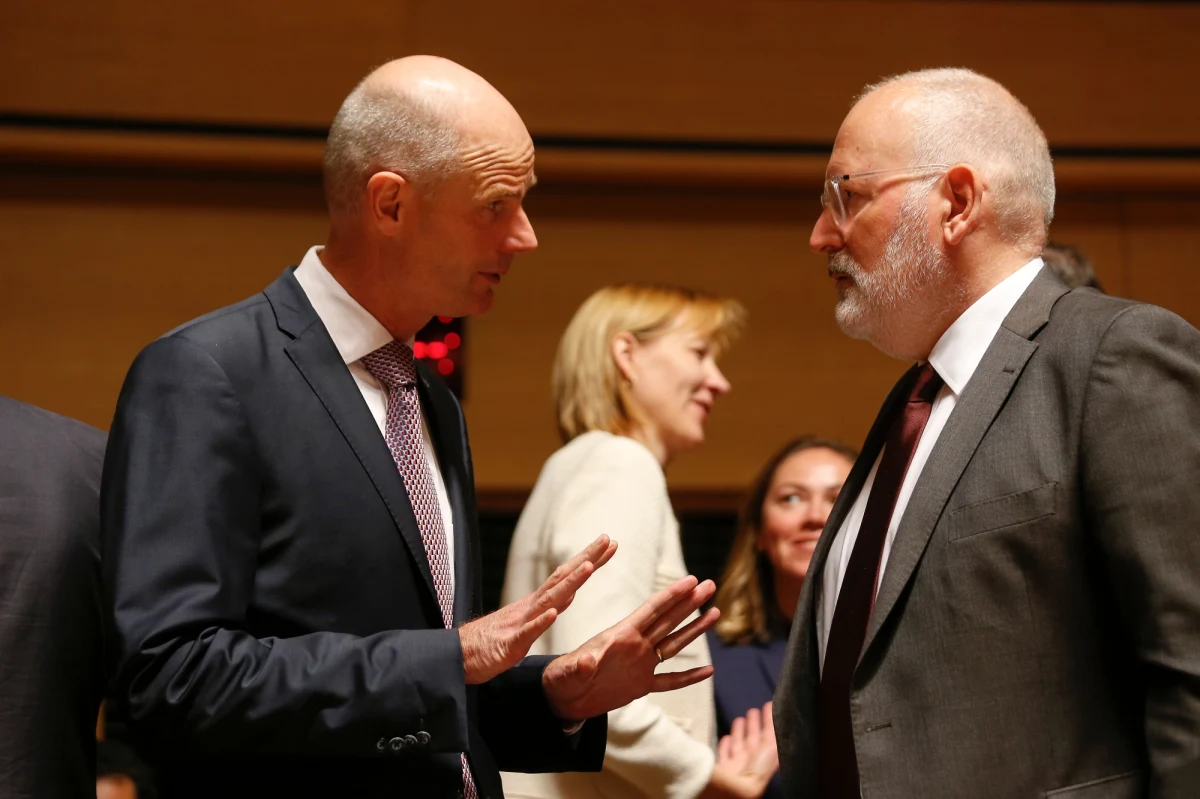 Sytuacja dotycząca praworządności w Polsce nie poprawiła się; przeciwnie pogorszyła się, a władze przyspieszyły proces zmian nominując sędziów do Sądu Najwyższego - powiedział wiceprzewodniczący KE Frans Timmermans po wtorkowym posiedzeniu Rady ds. Ogólnych. To rozczarowujące - dodał.