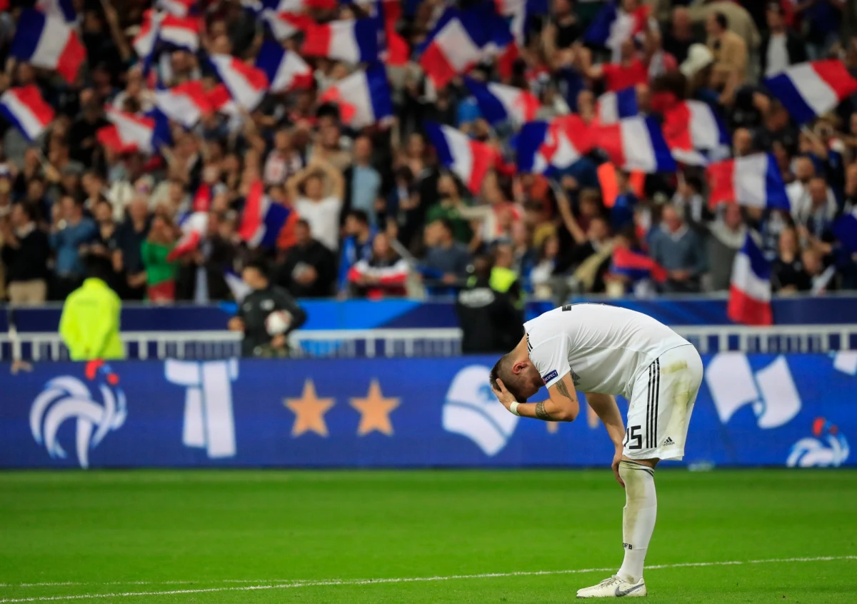 Piłkarscy mistrzowie świata z 2014 roku Niemcy ponieśli trzecią z rzędu porażkę w Lidze Narodów. W Saint-Denis przegrali z triumfatorami tegorocznego mundialu Francuzami 1:2. Do najwyższej dywizji awansowała Ukraina, a do trzeciej - Gruzja.