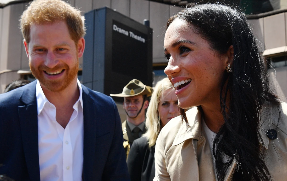 Harry i Meghan oskarżeni o brak taktu. Powodem jest wybór dnia, w którym poinformowali świat o ciąży księżnej Sussex. 