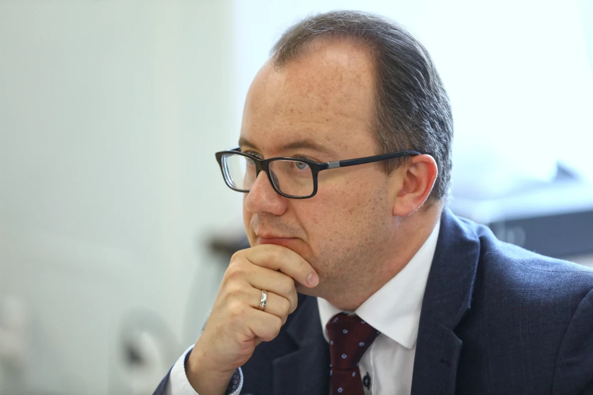 Jest pierwsza oficjalna reakcja na wniosek Zbigniewa Ziobry skierowany do Trybunału Konstytucyjnego o stwierdzenie niezgodności z konstytucją jednego z przepisów traktatu unijnego. Rzecznik Praw Obywatelskich przesłał do TK wniosek o umorzenie postępowania. 