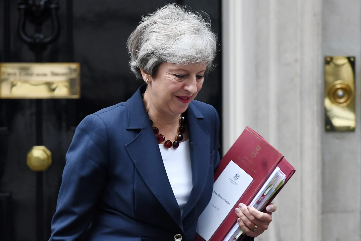 Premier Theresa May przyjeżdża dzisiaj do Brukseli na spotkanie o godz. 19:00, by przedstawić unijnym przywódcom stanowisko w sprawie wyjścia Wielkiej Brytanii z Unii Europejskiej. 