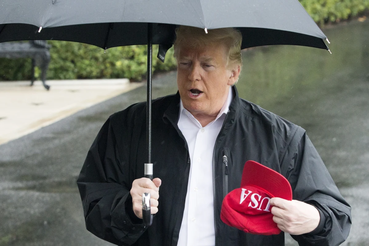 ​Prezydent Donald Trump powiedział w wywiadzie dla telewizji Fox Business: "Fed jest moim największym zagrożeniem", ponieważ zbyt szybko podnosi stopy procentowe. Trump coraz częściej atakuje politykę banku centralnego USA - pisze Reuters.