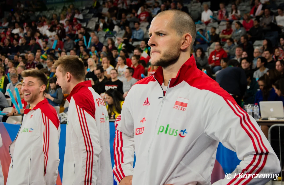 Siatkarze Stoczni przegrali swój pierwszy mecz w ekstraklasie. Na parkiecie Netto Areny w Szczecinie ZAKSA Kędzierzyn-Koźle nie oddała rywalom ani seta. Goście wygrali 3:0 (28:26, 25:16, 25:21). "Brakuje nam jeszcze wielu rzeczy" - powiedział atakujący gospodarzy Bartosz Kurek.