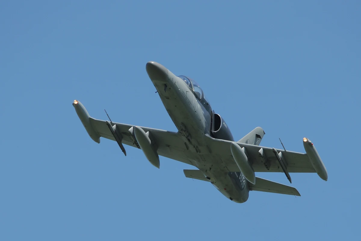 ​Szkoleniowy samolot L-39 ministerstwa obrony Federacji Rosyjskiej spadł do Morza Azowskiego. Trwają poszukiwania pilotów.