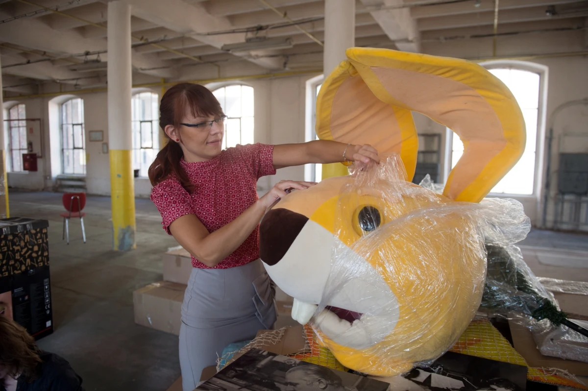 Eksponaty z dawnego studia Se-Ma-For, w którym powstało wiele znanych polskich animacji, zostaną odkupione przez Ministerstwo Kultury i Dziedzictwa Narodowego i trafią do Narodowego Centrum Kultury Filmowej – poinformował w Łodzi wiceminister MKiDN Paweł Lewandowski. Informację o zajęciu przez komornika eksponatów pochodzących z dawnego studia filmowego Se-Ma-For podały kilka dni temu media. 