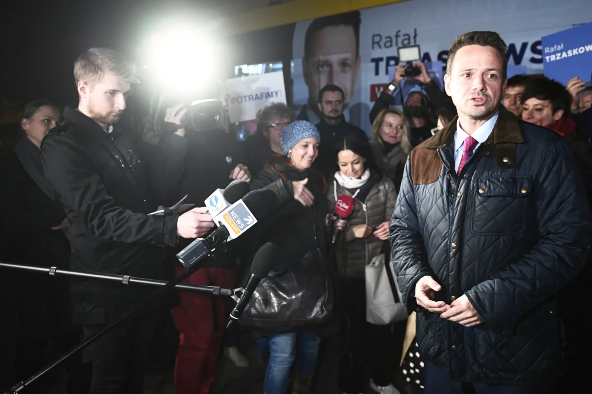 O północy na Kabatach kandydat Koalicji Obywatelskiej na prezydenta stolicy Rafał Trzaskowski zainaugurował akcję "24 godziny dla Warszawy". Ostatnią dobę kampanii wyborczej polityk chce wykorzystać na rozmowy z warszawiakami i zachęcanie ich do pójścia w niedzielę do urn. Podobną akcję - "36 impulsów w 36 godzin" - prowadzi od czwartkowego południa kandydat Zjednoczonej Prawicy Patryk Jaki.