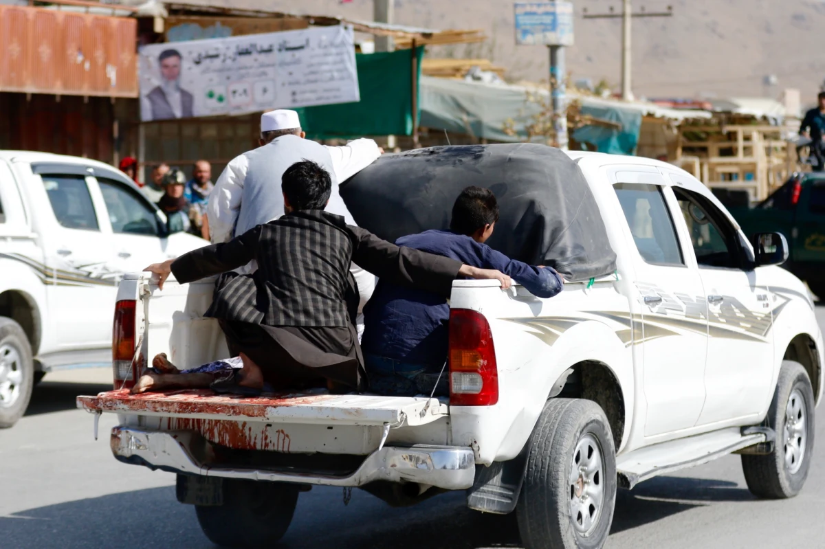 Dwie osoby zginęły, a 56 zostało rannych w kilku eksplozjach w pobliżu lokali wyborczych w różnych częściach Kabulu - poinformował portal agencji dpa, powołując się na źródło w lokalnej służbie zdrowia. W Afganistanie w sobotę trwają wybory parlamentarne.