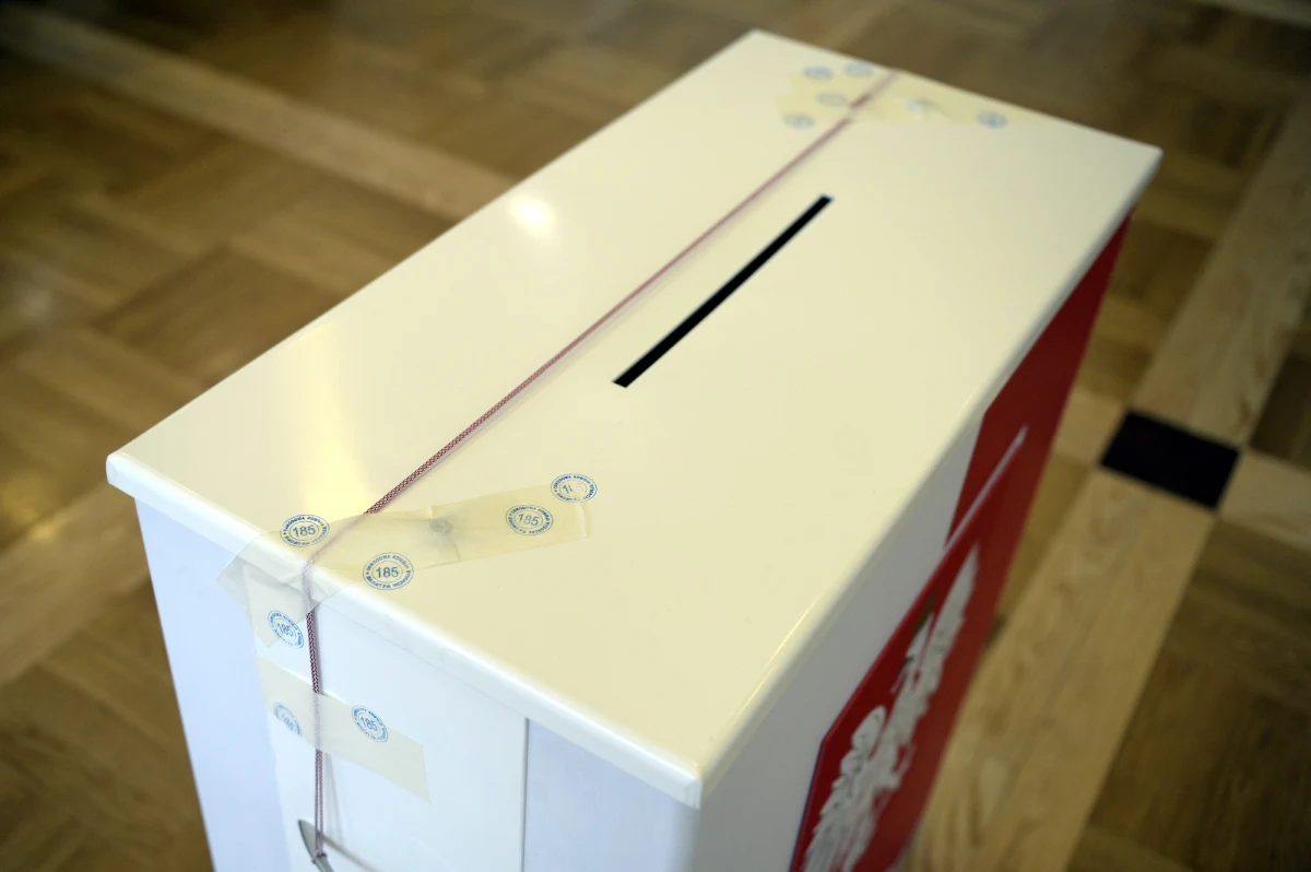 Od momentu obowiązywania ciszy wyborczej policjanci w całym kraju otrzymali 37 zgłoszeń o „incydentach związanych z wyborami” - w tym naruszenia ciszy wyborczej i zerwania plakatów wyborczych. Wszystkie zgłoszenia są weryfikowane.