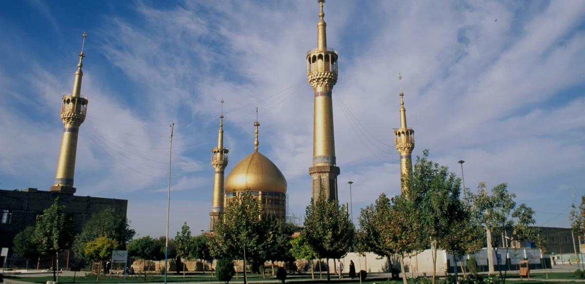 Centrum Operacyjne Ministerstwa Obrony Narodowej potwierdziło informację o śmierci polskiego attache obrony z Ambasady RP w Teheranie. Jak podał portal tvp.info, dyplomata został potrącony przez samochód na przejściu dla pieszych.