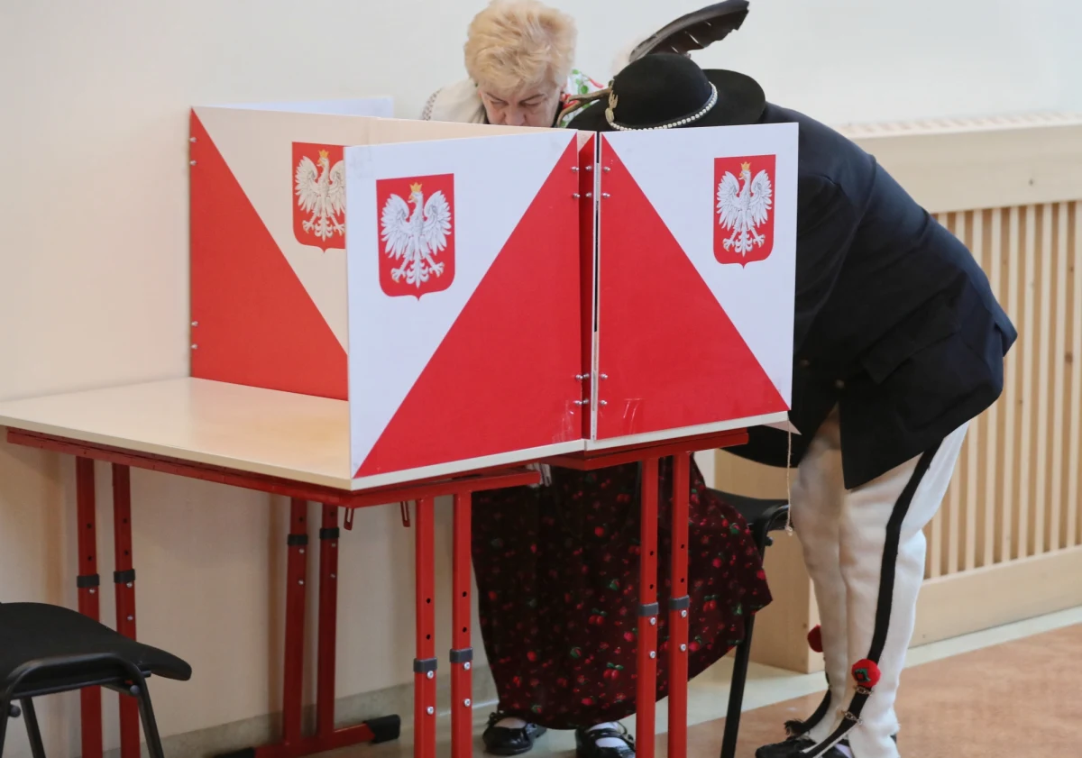 Przed wyborami powraca ten sam temat. Za każdym kolejnym razem budzi on jednak coraz większe emocje. Chodzi o ciszę wyborczą i o to, co należy uznawać jako jej naruszenie, które jest z mocy prawa wykroczeniem bądź nawet przestępstwem.