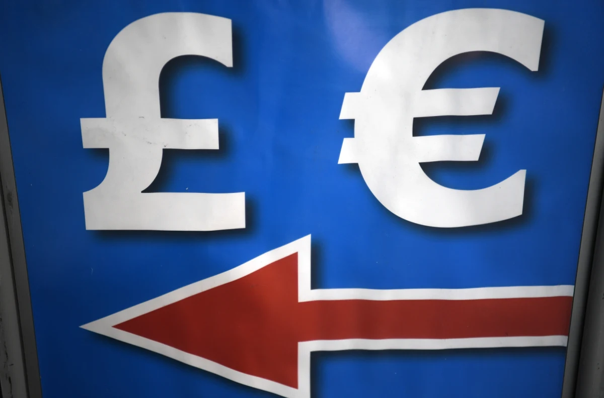 Konfederacja Przemysłu Brytyjskiego (CBI) ostrzega, że większość firm na Wyspach jest gotowa w związku z Brexitem uruchomić do grudnia "plany awaryjnego zarządzania" polegające, m.in. na cięciu zatrudnienia i przenoszeniu działalności za granicę - podała agencja AP.