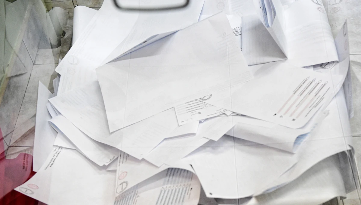 ​Policja poszukuje sprawców włamania do budynku jednego z przedszkoli w Lublinie. W budynku, gdzie jest przedszkole, znajduje się lokal wyborczy, który pozostał nienaruszony; głosowanie odbywa się normalnie - poinformowała policja.