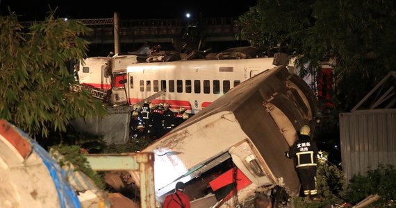 Do co najmniej 18 wzrosła liczba ofiar śmiertelnych niedzielnej katastrofy kolejowej na Tajwanie; co najmniej 160 osób odniosło obrażenia. Straż pożarna informuje, że wśród ofiar nie ma cudzoziemców.