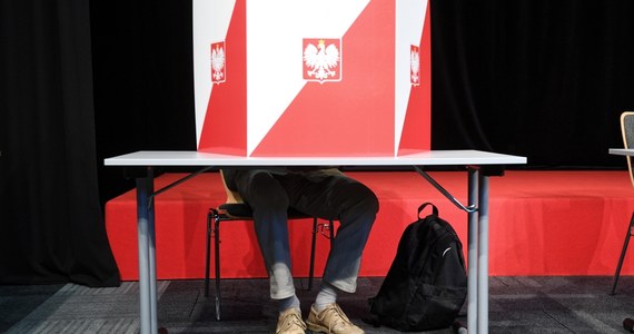 51,3 procent uprawnionych do głosowania Polaków wzięło udział w wyborach samorządowych 2018! Jak podała Państwowa Komisja Wyborcza: prawdopodobnie możemy stwierdzić najwyższą frekwencję w historii wyborów samorządowych.
