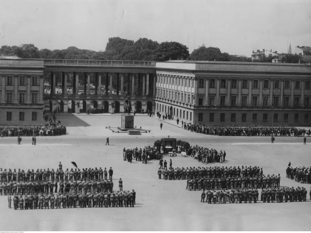 Pałac Saski w Warszawie. Zdjęcie z 1932 roku