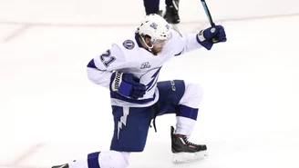 NHL. Hokeiści Tampa Bay Lightning oddali 33 strzały w drugiej tercji