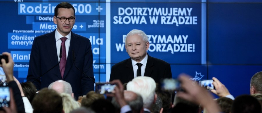 Tuż po ogłoszeniu sondażowych wyników wyborów samorządowych najbardziej szczery i prawdziwy wydał mi się komentarz Jarosława Kaczyńskiego o tym, że Prawo i Sprawiedliwość czeka teraz bardzo dużo pracy. Wybory 2018 ułożyły się tak, że właściwie tylko starzy/nowi prezydenci i burmistrzowie mogą być naprawdę zadowoleni, ale na siłę sukces może ogłaszać każda z trzech największych partii. Problem w tym, że wszystkie wiedzą też, że sukcesu nie odniosły. Podobnie, jak i sami wyborcy. Polska podzieliła się na tych, którzy chcą lepszej Rzeczpospolitej, tych, którzy uważają, że lepsza Rzeczpospolita już była i wystarczy do niej wrócić, wreszcie tych, którzy mają wszystko gdzieś. Jak z tego skleić cały Naród i faktycznie Ojczyznę budować, w tej chwili chyba nie wie nikt. 