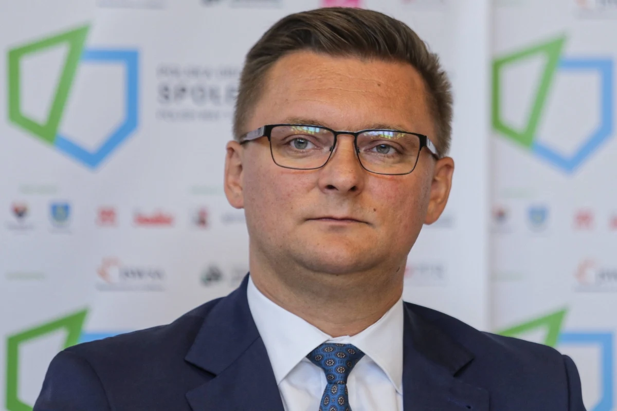 Dotychczasowy prezydent Katowic Marcin Krupa zwyciężył w I turze, zdobywając 55,4 proc. głosów – podała Miejska Komisja Wyborcza po zsumowaniu wszystkich protokołów. Krupa pokonał sześciu kontrkandydatów. Na drugim miejscu był Jarosław Makowski – 24,11 proc.