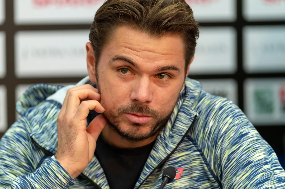 Szwajcarski tenisista Stan Wawrinka doznał kontuzji pleców na treningu ze swoim słynniejszym rodakiem Rogerem Federerem i wycofał się tuż przed startem z turnieju ATP w Bazylei. Trzykrotny triumfator turniejów wielkoszlemowych zakończył też przedwcześnie sezon.