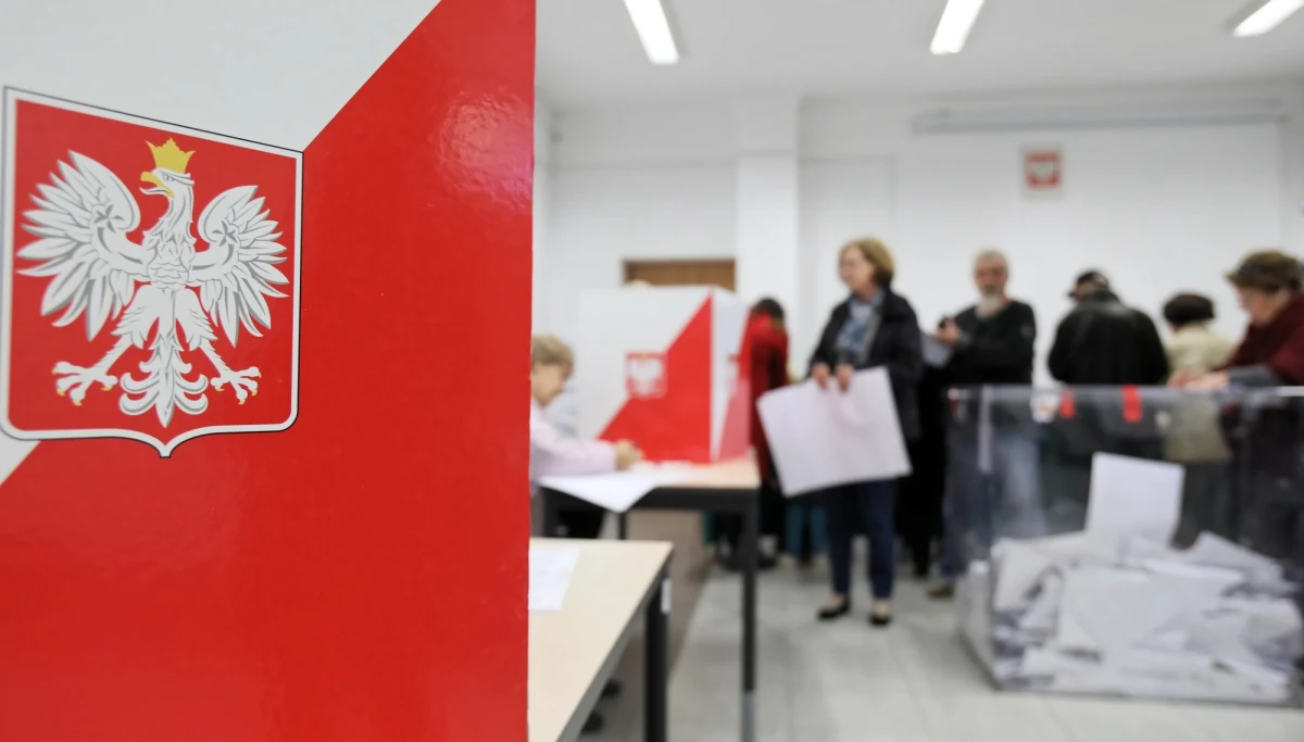 ​14 dla Koalicji Obywatelskiej, 11 dla PiS, 4 dla PSL i 1 dla SLD - taki jest podział mandatów w wybranym w niedzielnych wyborach sejmiku województwa kujawsko-pomorskiego. Oznacza to najprawdopodobniej kontynuację dotychczasowej koalicji PO z "ludowcami".