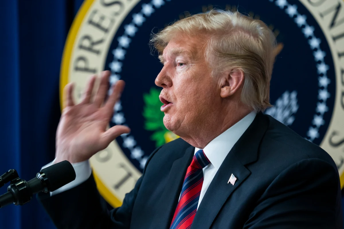 Przywódcy USA i Rosji, Donald Trump i Władimir Putin, spotkają się 11 listopada w Paryżu - podał we wtorek Kreml. Decyzję tę ogłoszono pod koniec dwudniowej wizyty w Moskwie doradcy Trumpa Johna Boltona, który omawiał z władzami Rosji wycofanie się USA z układu INF.