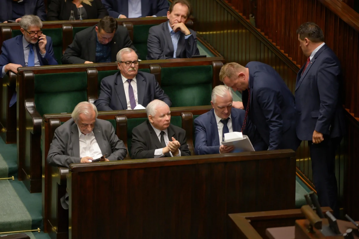 Wprowadzenie tzw. exit tax, a także preferencyjnego opodatkowania dochodów wynikających z prawa własności intelektualnej - to niektóre rozwiązania zawarte w kompleksowej nowelizacji ustaw podatkowych, uchwalonej we wtorek wieczorem przez Sejm.