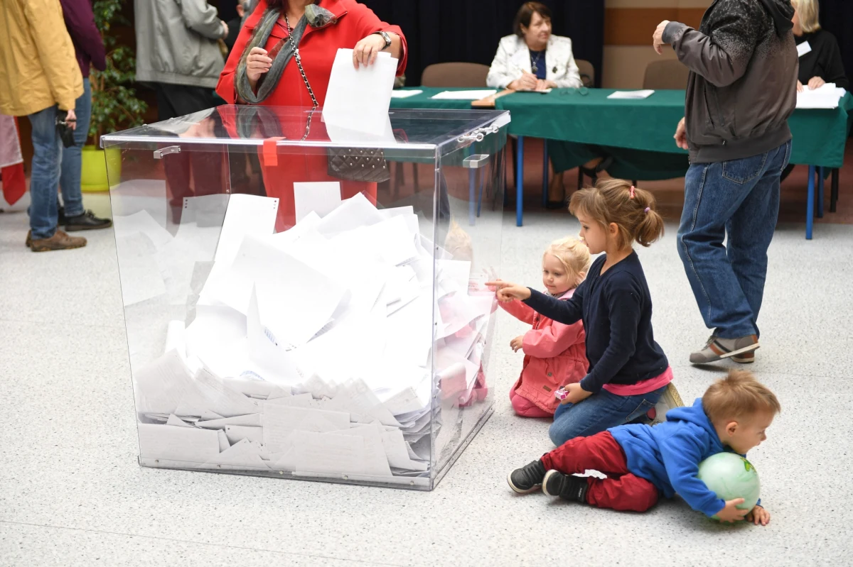 PiS zwyciężył w wyborach do sejmiku małopolskiego. W nocy wyniki opublikowała Wojewódzka Komisja Wyborcza w Krakowie. Prawo i Sprawiedliwość bez wątpienia bierze cztery sejmiki i wciąż ma duże szanse, żeby rządzić w kolejnych. 