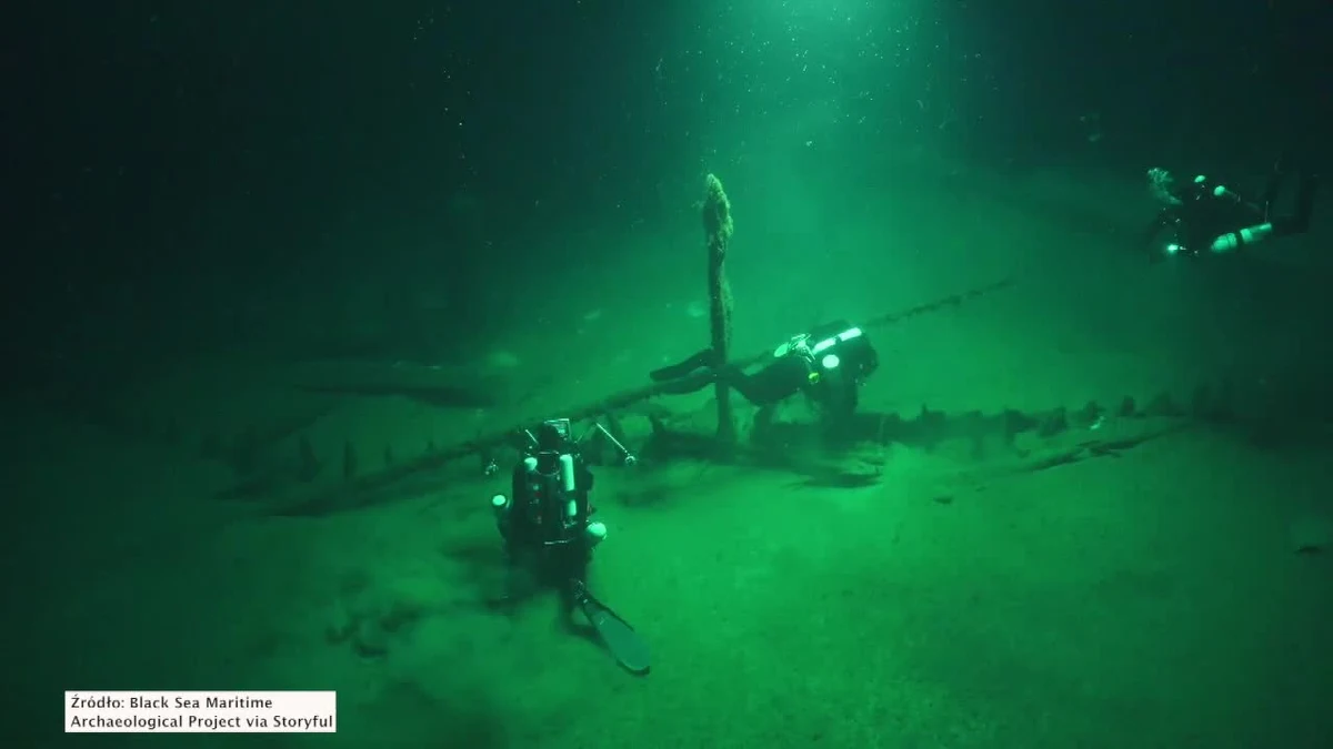 Brytyjscy uczeni odkryli wrak statku sprzed 2400 lat. Grecki okręt handlowej fregaty leży na dnie Morza Czarnego na głębokości ponad 2 kilometrów. Zachował się w idealnym stanie. 