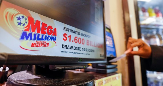 Padł światowy rekord w historii gier losowych! Jeden kupon pasuje do wszystkich sześciu liczb wylosowanych podczas amerykańskiej loterii Mega Millions. Do zgarnięcia jest 1,6 miliarda dolarów. 