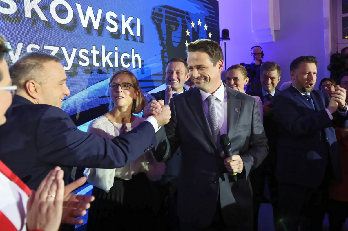 Rafał Trzaskowski uzyskał 56,67 proc. głosów w wyborach prezydenta Warszawy - podała Państwowa Komisja Wyborcza. Patryka Jakiego poparło 28,53 proc. uprawnionych do głosowania warszawiaków. To prawie połowa głosów mniej! 