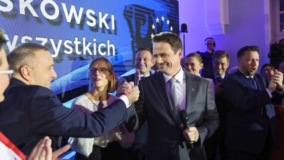 Oficjalne wyniki wyborów w Warszawie. Trzaskowski deklasuje Jakiego 