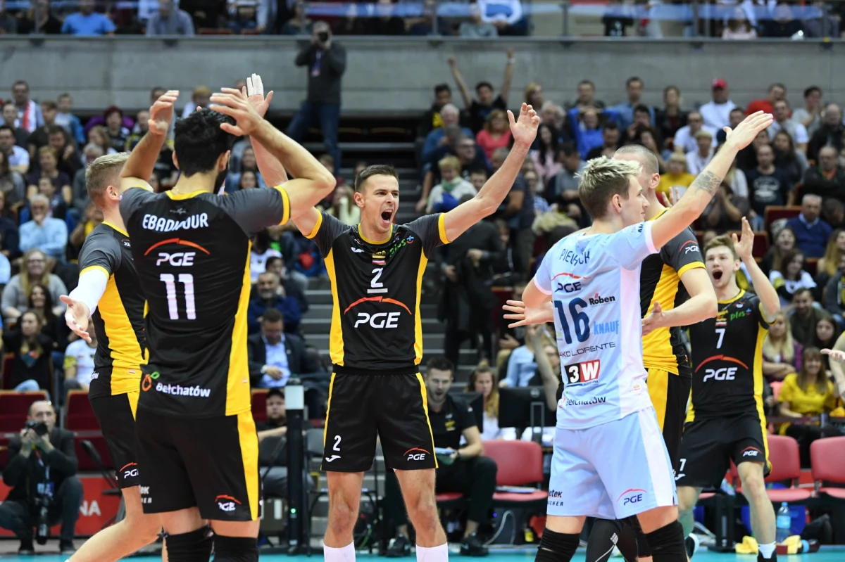 Siatkarze PGE Skry Bełchatów wywalczyli Superpuchar Polski. Mistrzowie kraju bez problemu pokonali w Gdańsku Trefla 3:0 (25:17, 25:20, 25:20). Najlepszym zawodnikiem spotkania wybrano atakującego gości Mariusza Wlazłego.