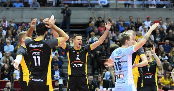 Siatkarze PGE Skry Bełchatów wywalczyli Superpuchar Polski. Mistrzowie kraju bez problemu pokonali w Gdańsku Trefla 3:0 (25:17, 25:20, 25:20). Najlepszym zawodnikiem spotkania wybrano atakującego gości Mariusza Wlazłego.