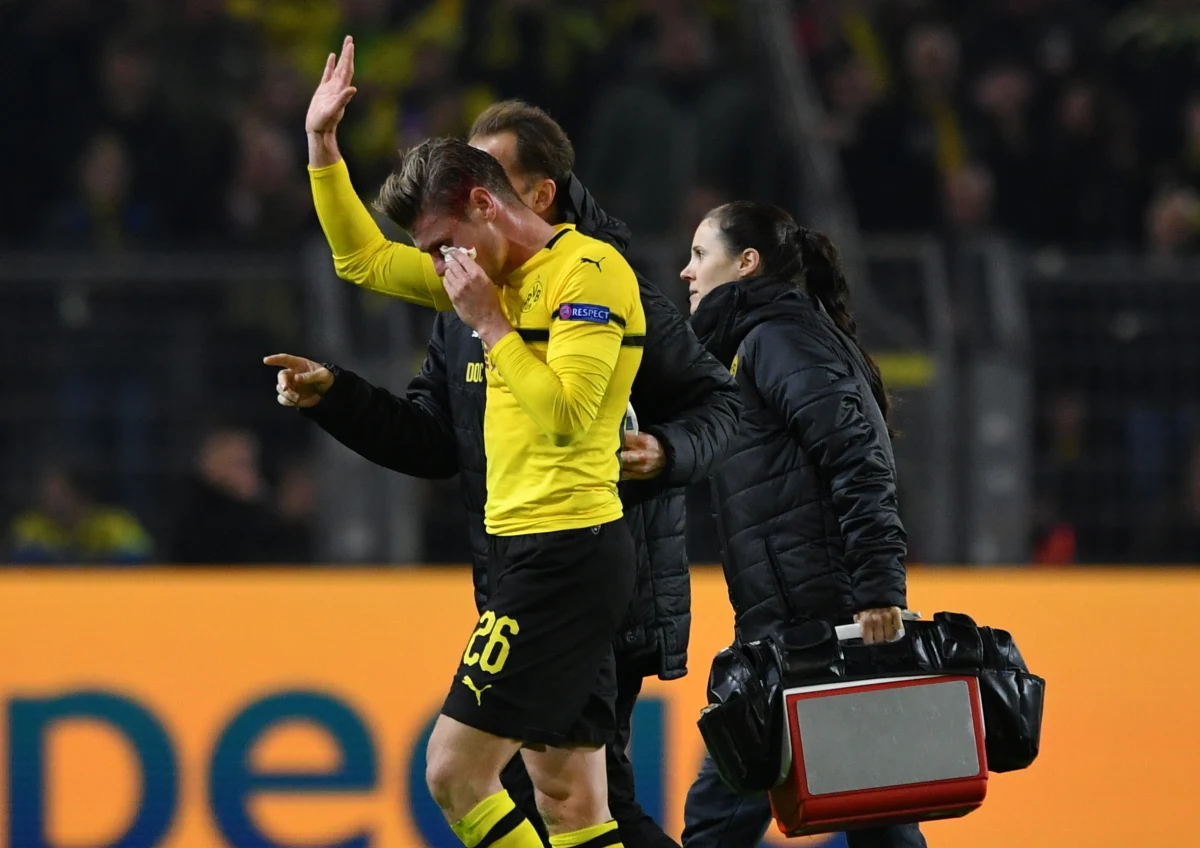 Piłkarze Atletico Madryt po raz pierwszy od 2014 roku stracili cztery gole w meczu o stawkę. W 3. kolejce Ligi Mistrzów przegrali w Dortmundzie z Borussią Łukasza Piszczka 0:4. W stolicy Francji Paris Saint-Germain zremisowało z Napoli 2:2.