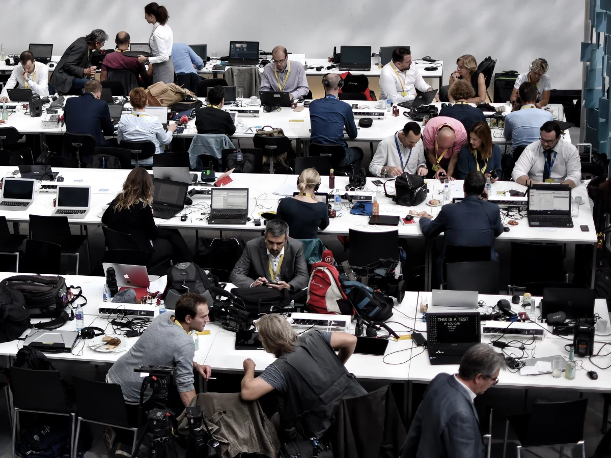 38 minut zajęło senackiej komisji rozpatrzenie projektu ustawy o dniu wolnym w poniedziałek 12 listopada, dzień po Święcie Niepodległości. Błyskawicznie odrzucono wszystkie poprawki, mimo miażdżącej opinii biura legislacyjnego.